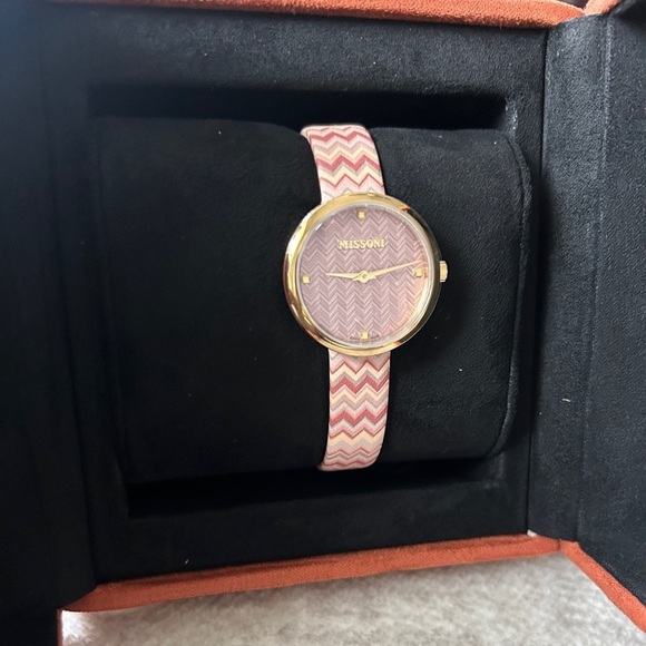 Missoni M1-29 Zig-zag Stainless Steel Watch, pink multicolored leather strap NWT - Picture 9 of 12